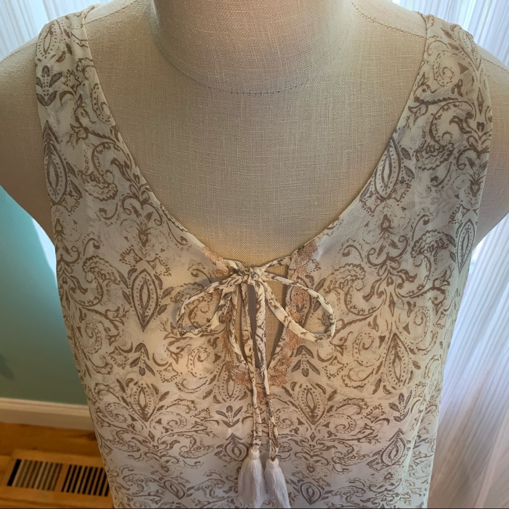 Embroidered Shift dress - Picture 2 of 6
